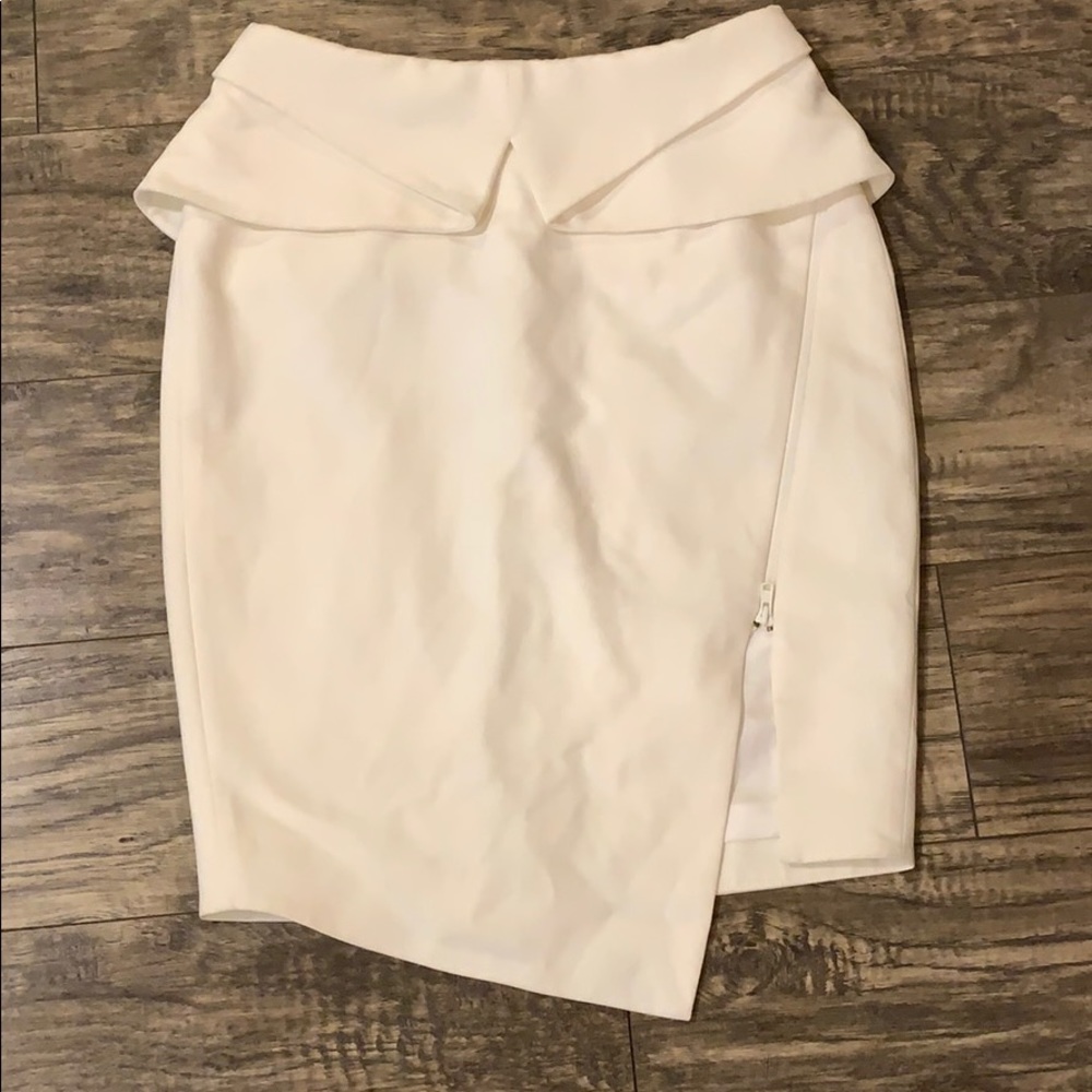 Women’s ivory skirt size small